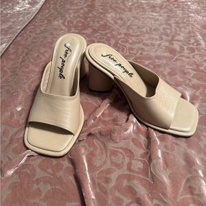 Free People Cream Women's mandi slide Sandals in dune